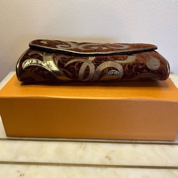 Bloomingdales Velour Clutch - Picture 3 of 11